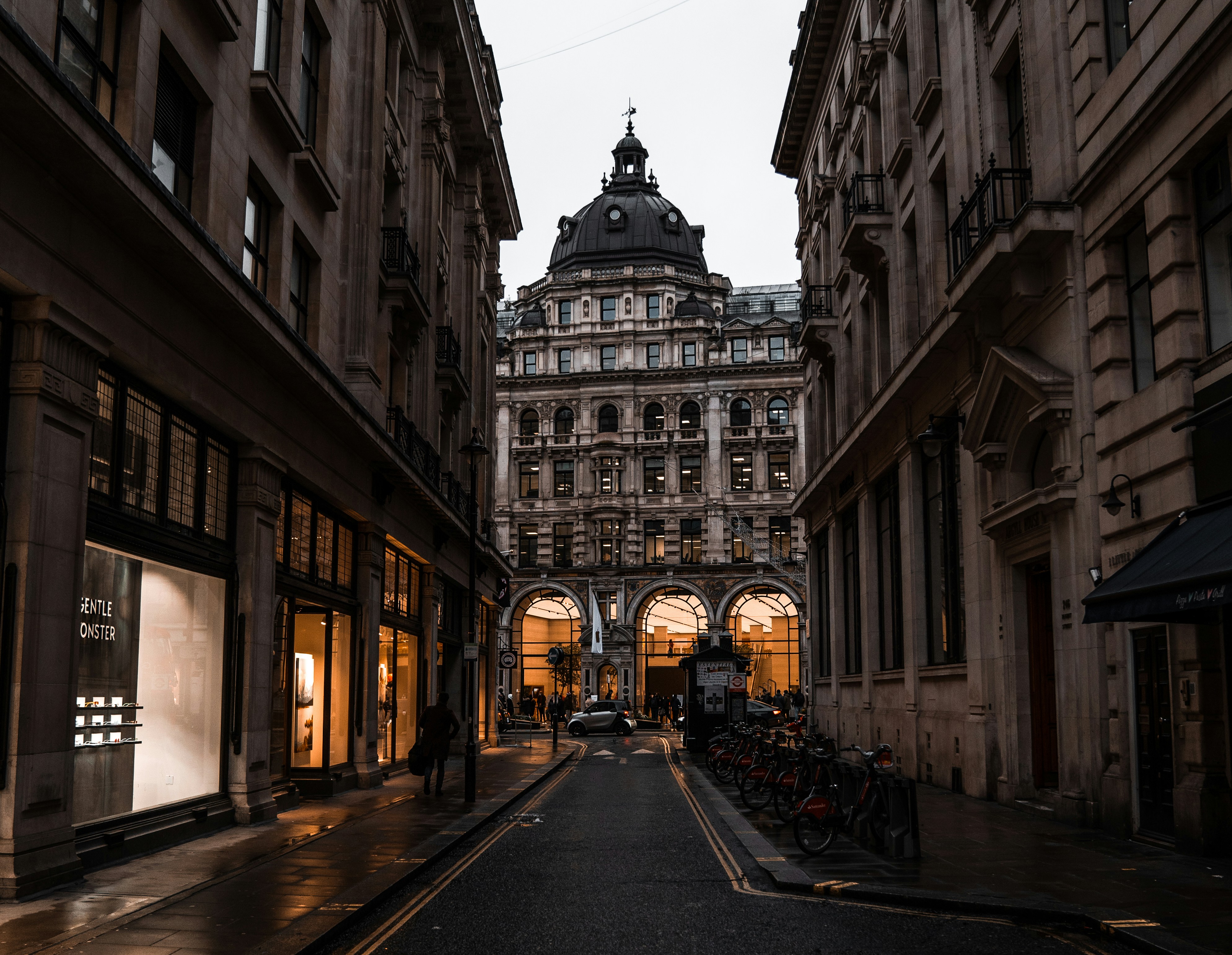 Coworking for Freelancers London Guide to Costs Memberships Areas and Amenities