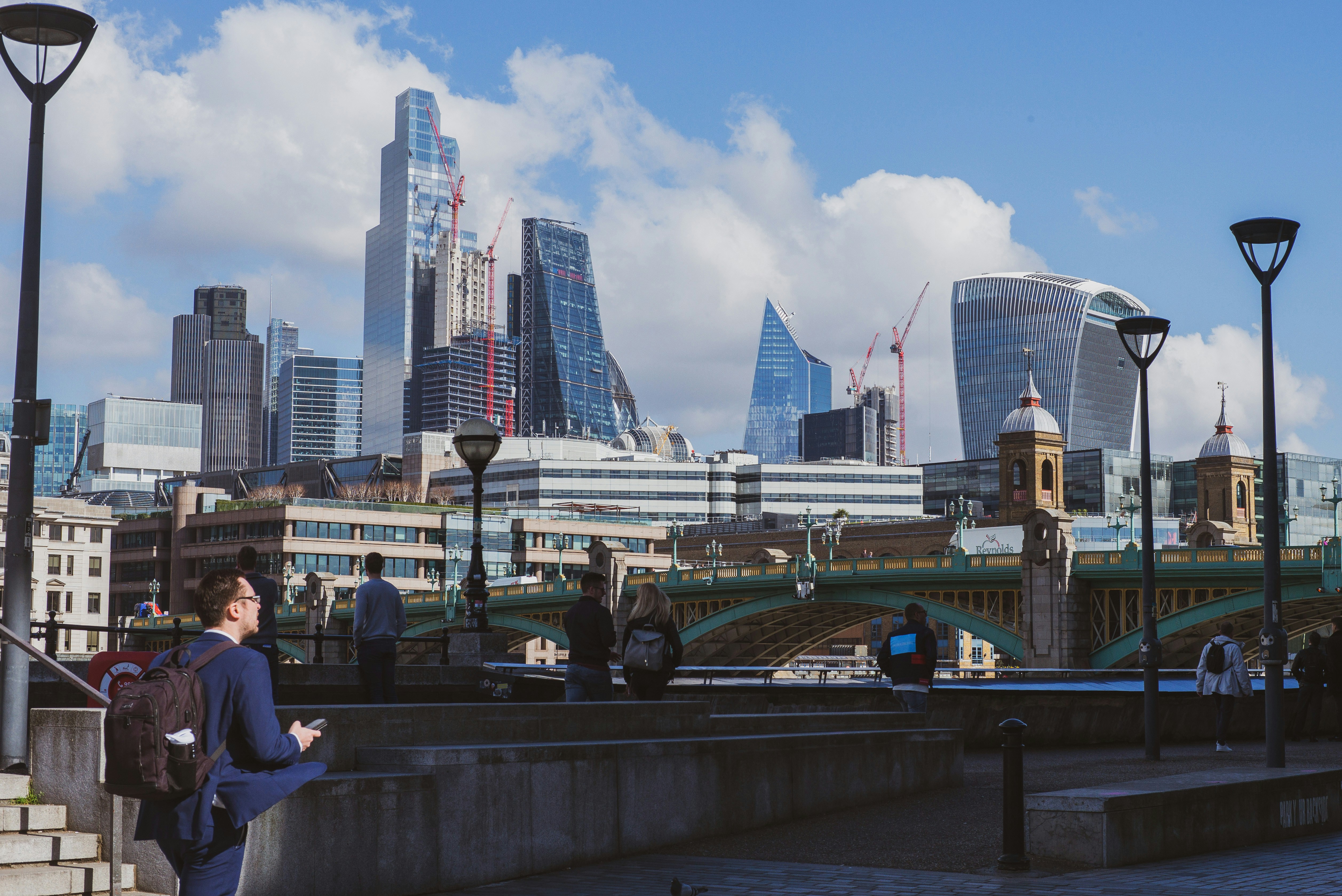 Coworking for Freelancers London: 2026 Costs, Best Areas and Membership Guide