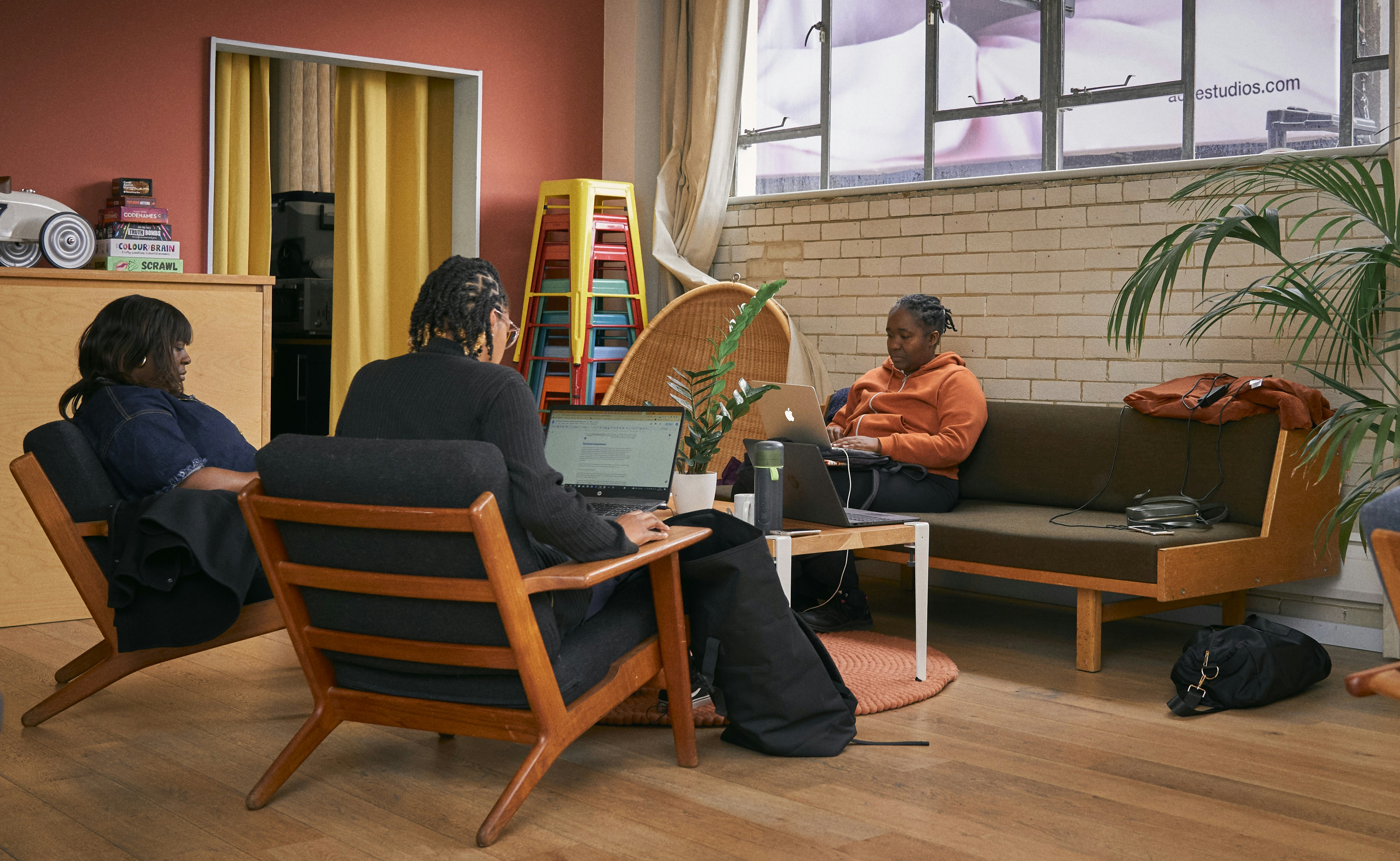Coworking for Freelancers London: Prices, Best Areas, Amenities and Membership Tips