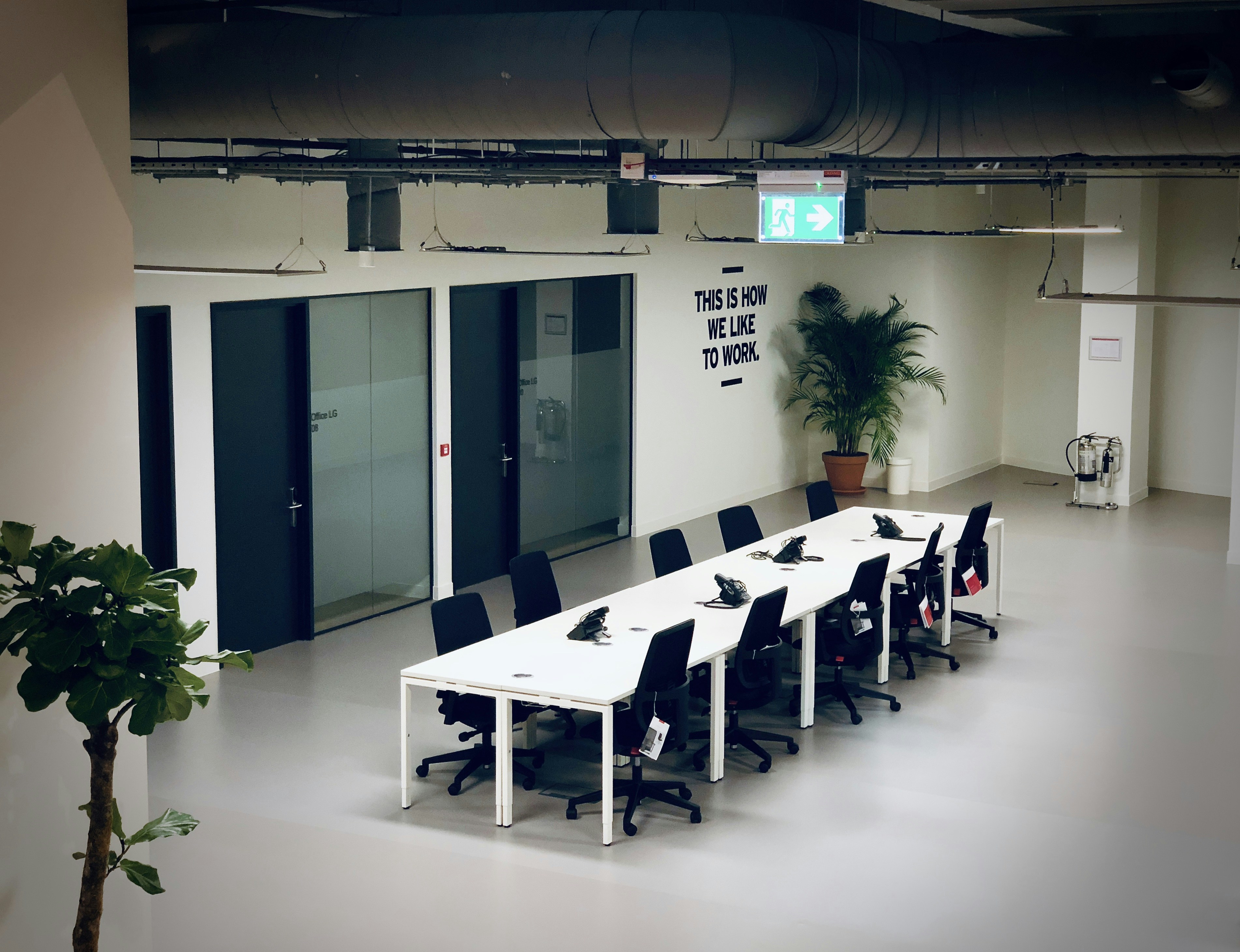 Serviced Office with Meeting Rooms London Guide to Amenities, Costs and Viewings