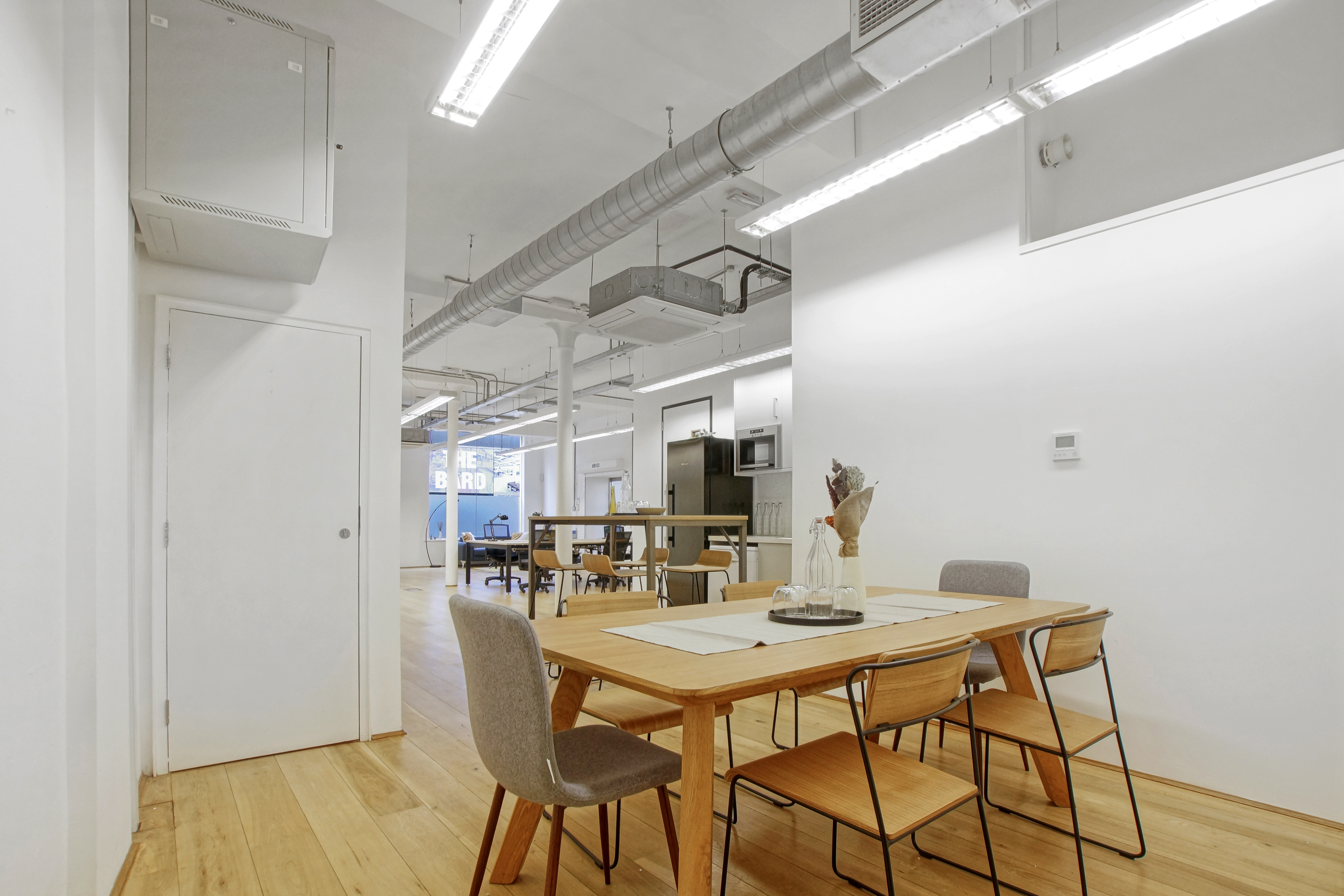 11 a Curtain Road photo 7