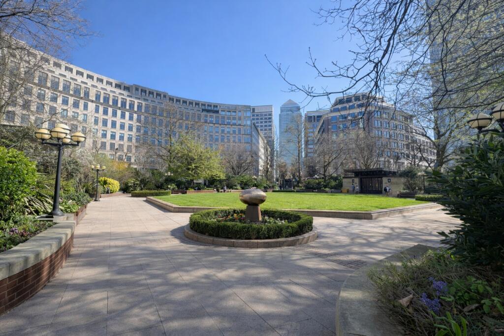 11 Westferry Circus photo 1