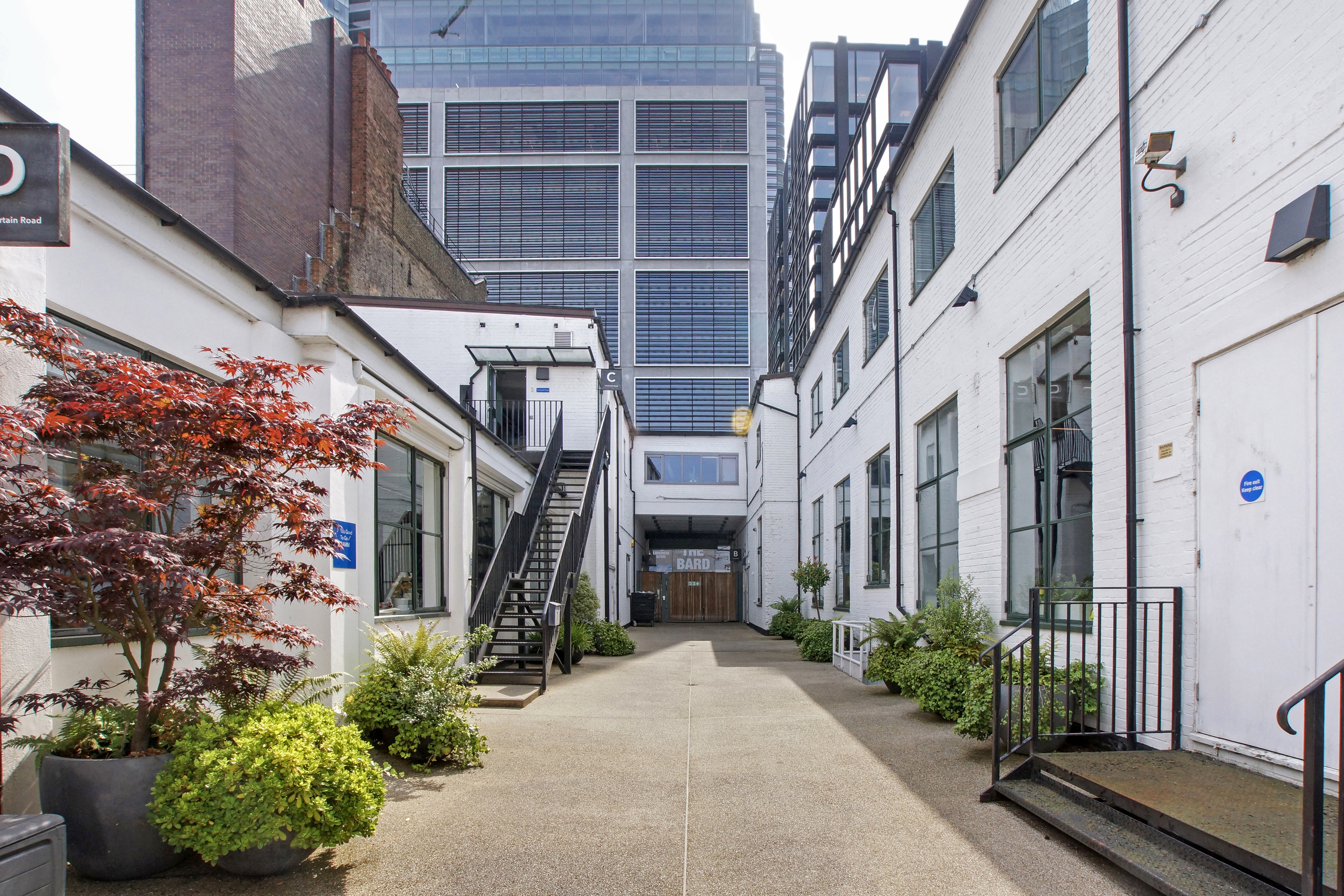 11 a Curtain Road photo 5