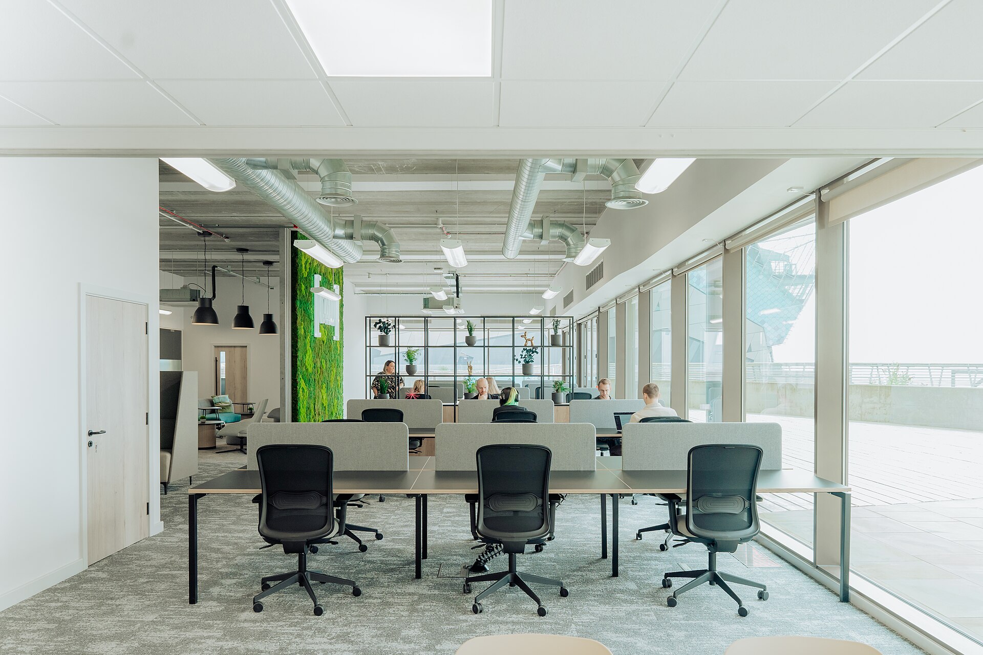 £1,074 or £358? What a desk really costs in London