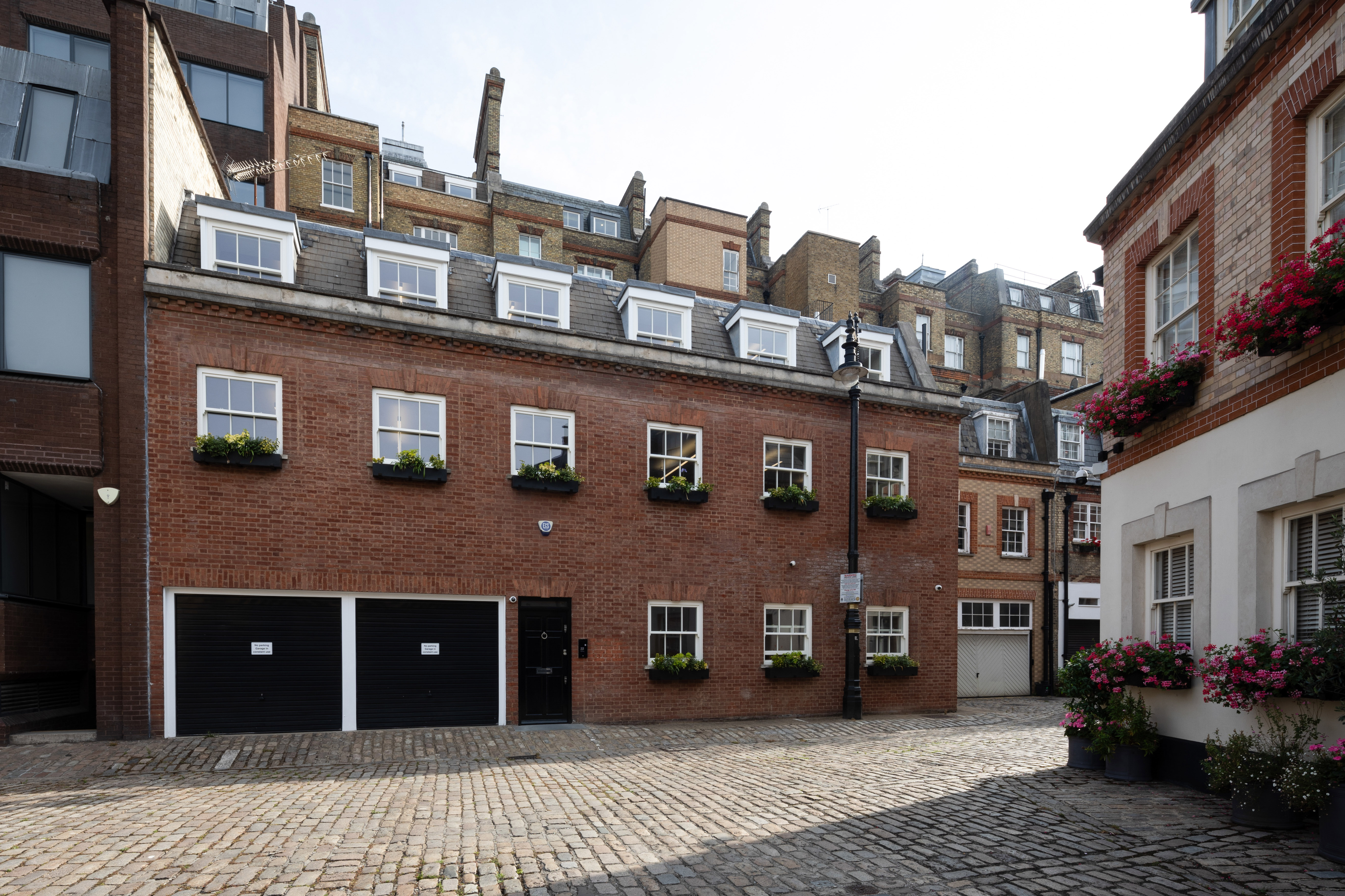 22 Grosvenor Gardens Mews North photo 1